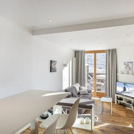 Appartement moderne avec terrasse et accès direct aux pistes - Val Thorens - FR-1-640-23 *
