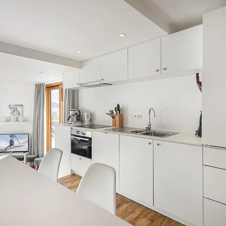 Appartement Appartement moderne avec terrasse et accès direct aux pistes - Val Thorens - FR-1-640-23 *